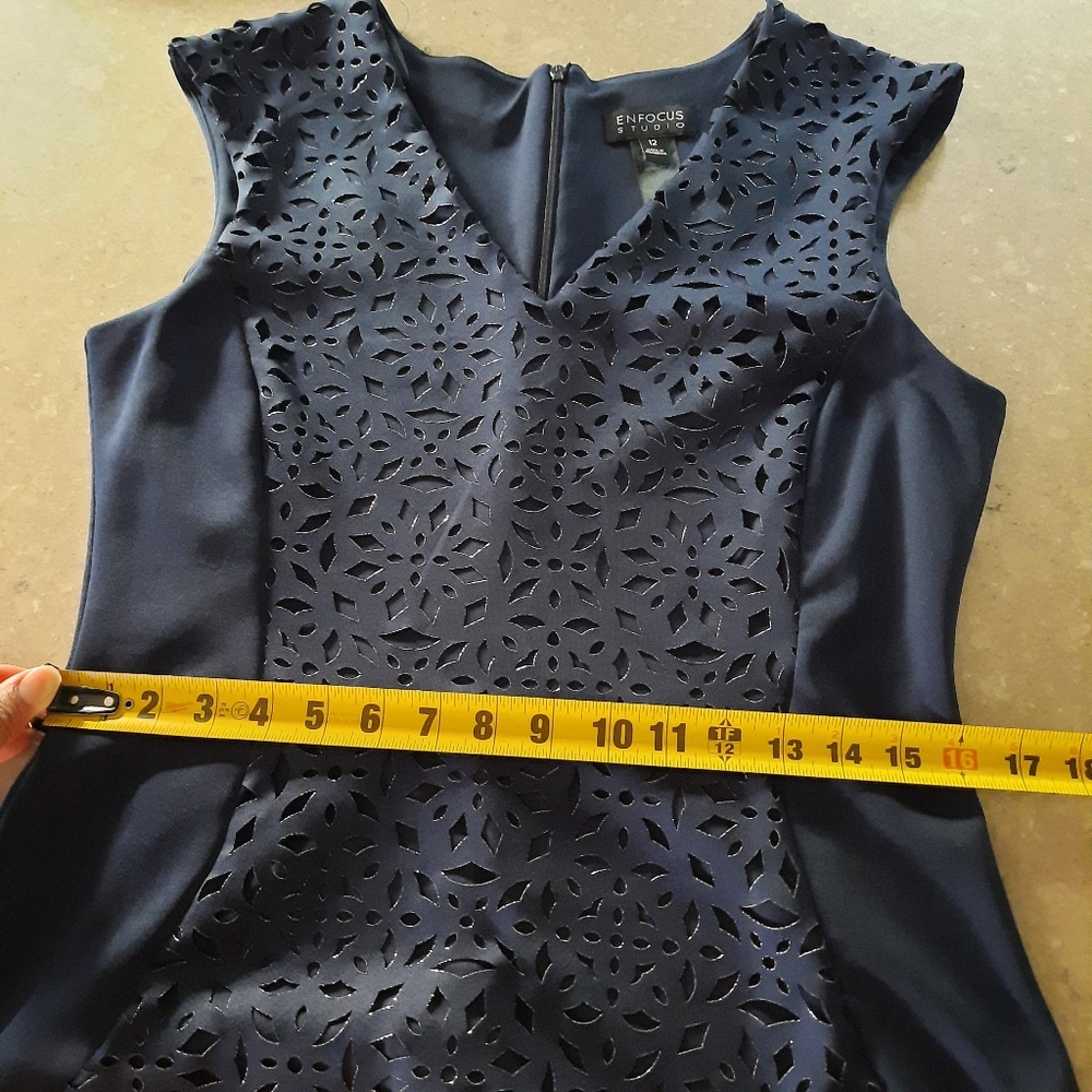 EnFocus Navy Blue Sheath Dress Women Sz 12 V Neck Eyelet Detail Cutouts Midi - Picture 13 of 15